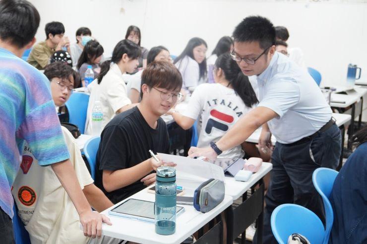 打造國際即戰力 中山大學首批全英專班生將畢業